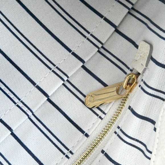 Louis Vuitton Artsy MM Monogram Amplant Neige White Leather Shoulder Bag - Picture 8 of 14